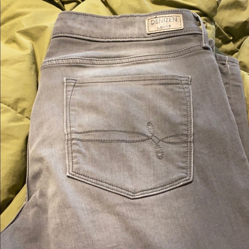 Ankle crop jeans
